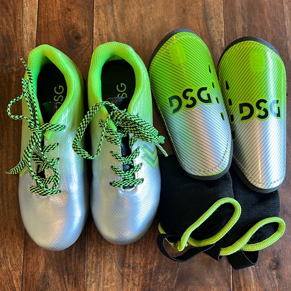 DSG Soccer Cleats With Shin Guards Shoes size 12